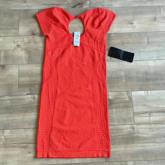NWT Bebe Bodycon Orange Mini Dress Sz M/L - Picture 4 of 7